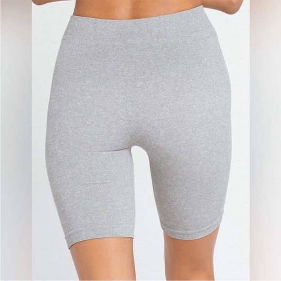 Free People Women’s Biker Shorts - Picture 2 of 4